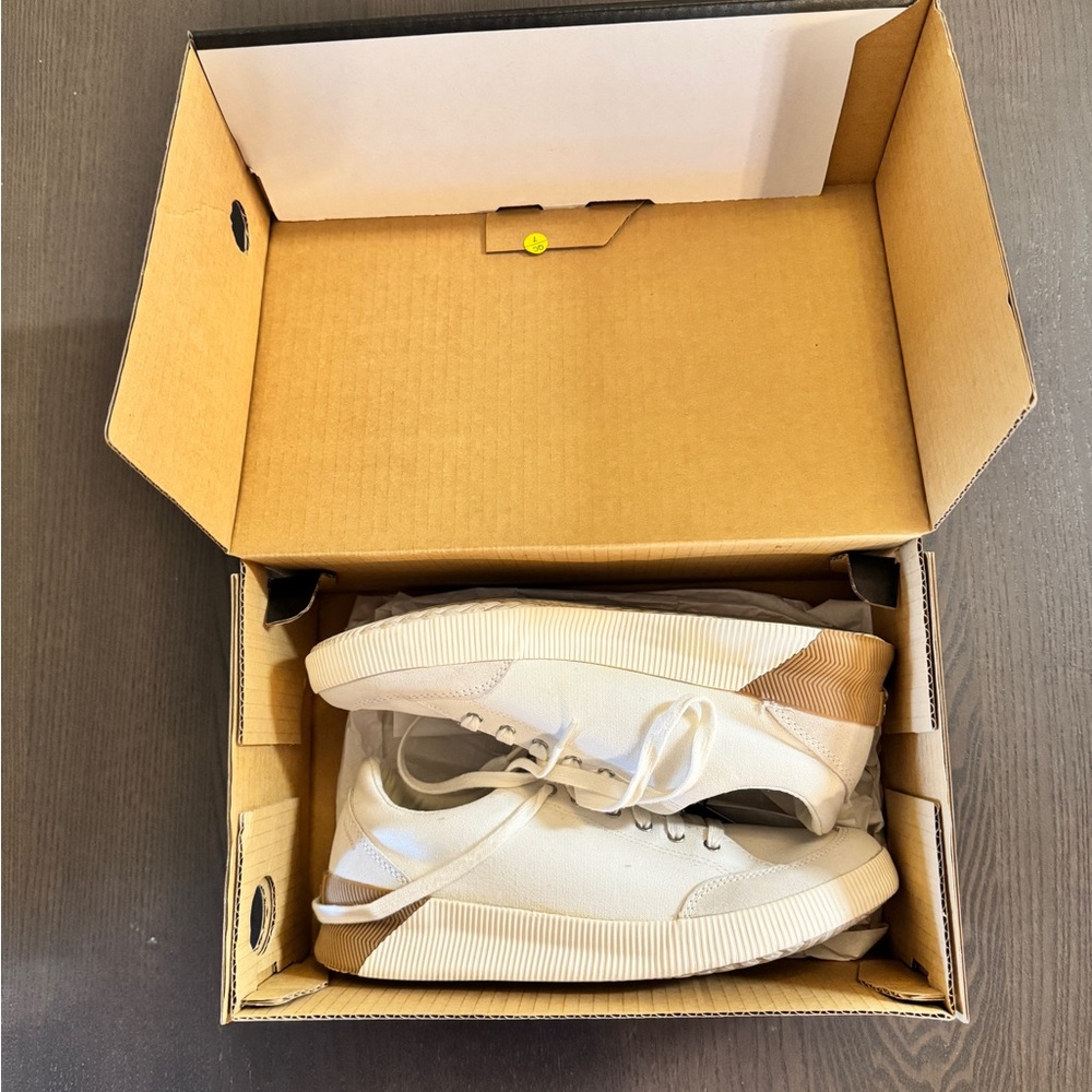 Sorel White and Tan Sneakers - Picture 2 of 7